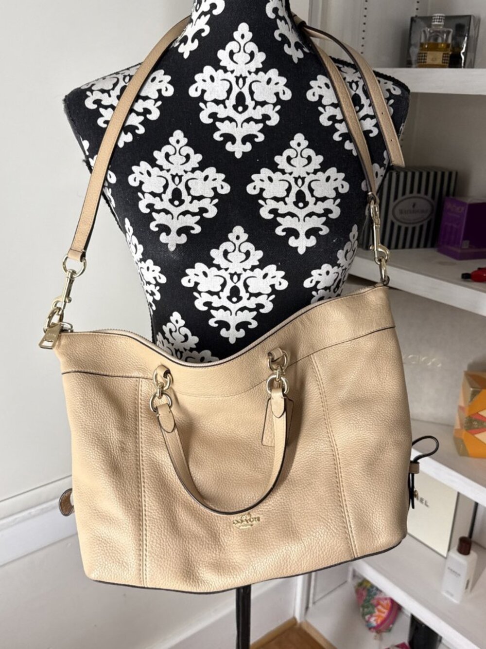 This is a Sand Beige Coach F59325 Lenox satchel bag in pebble leather Classic